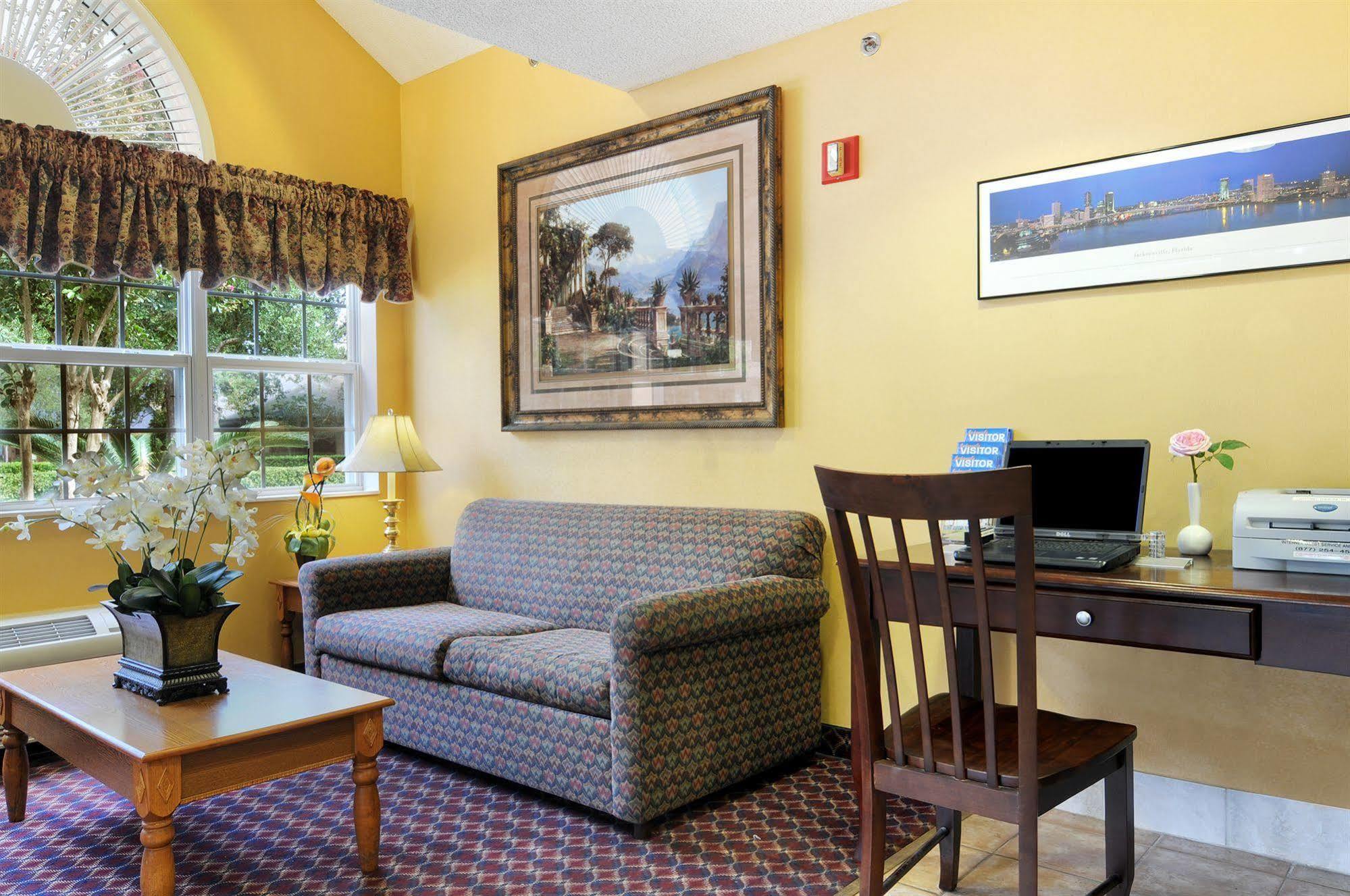 Hometown Inn & Suites Jacksonville Butler Blvd./Southpoint 部屋 写真